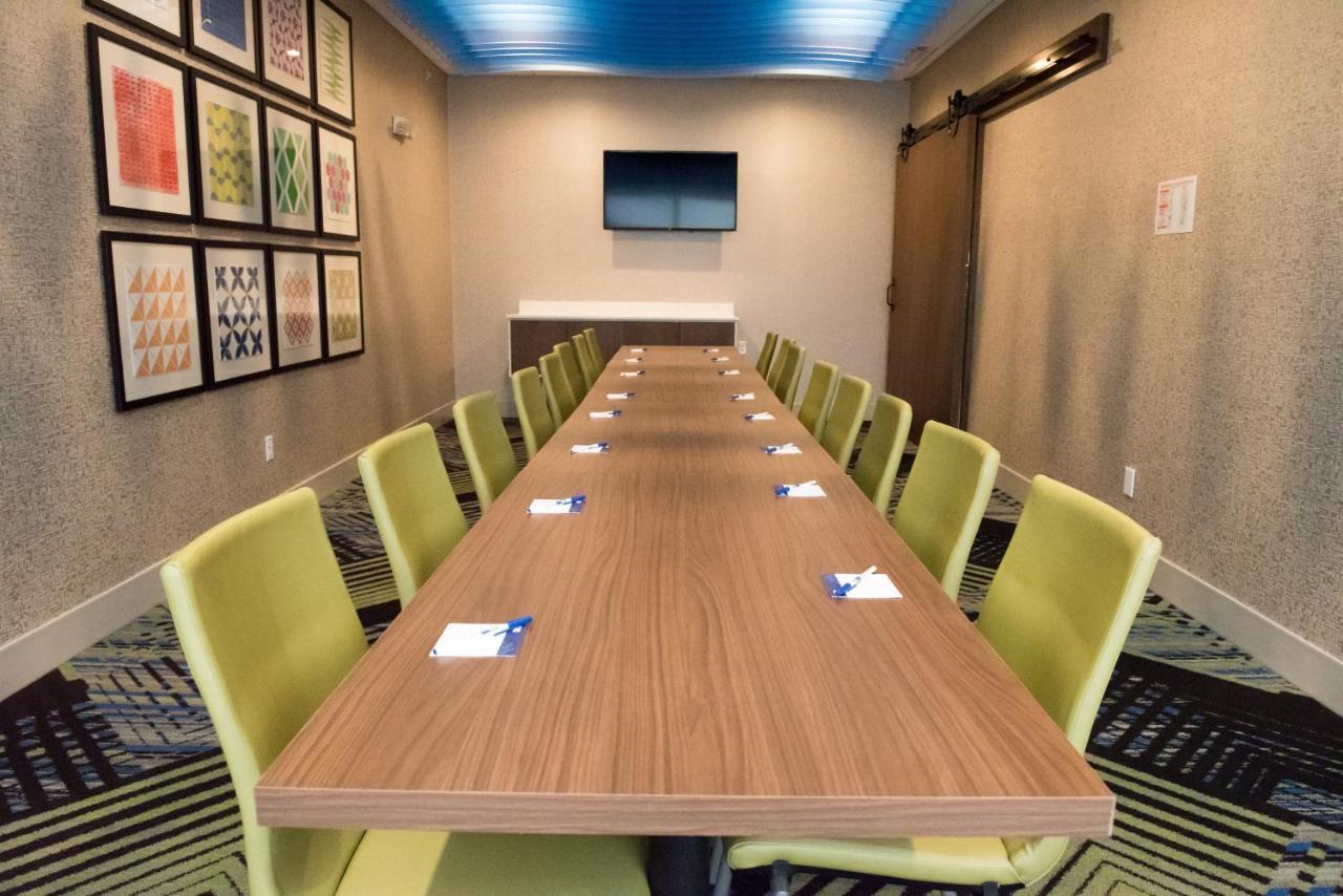 Holiday Inn Express & Suites Dayton North - Vandalia By Ihg Bagian luar foto
